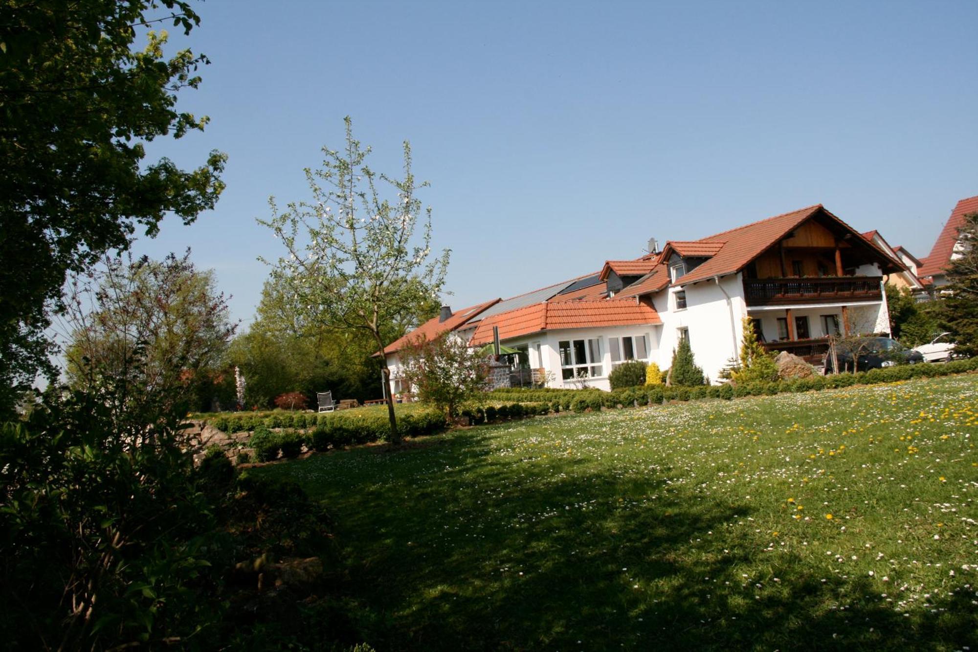 Urlaubspension 'Hohes Rott' und Apartmenthaus Heiligenstadt Exterior foto